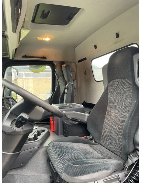 Interior photo 2: Kontejnerski tovornjak/ Tovornjak z zamenljivim tovoriščem Mercedes-Benz Antos 1927 2016 renova wissellaadbak systeem