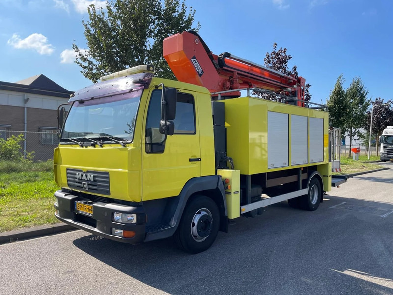 MAN L2000 12.210 CUSTER T-200- 18 - Tovornjak: slika 1 MAN L2000 12.210 CUSTER T-200- 18 - Tovornjak: slika 1