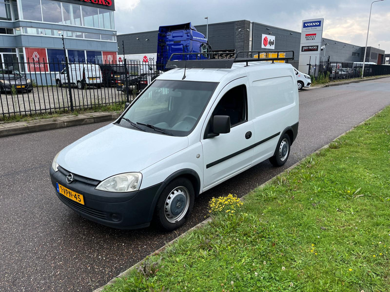 Opel Combo 1.3 CDTI, Airco, Radio, Roofrack - Mali kombi: slika 1 Opel Combo 1.3 CDTI, Airco, Radio, Roofrack - Mali kombi: slika 1