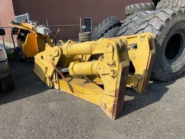CAT D 8 R Ripper CAT D 8 R Ripper - Rahljač za Gradbeni stroj: slika 1 CAT D 8 R Ripper CAT D 8 R Ripper - Rahljač za Gradbeni stroj: slika 1