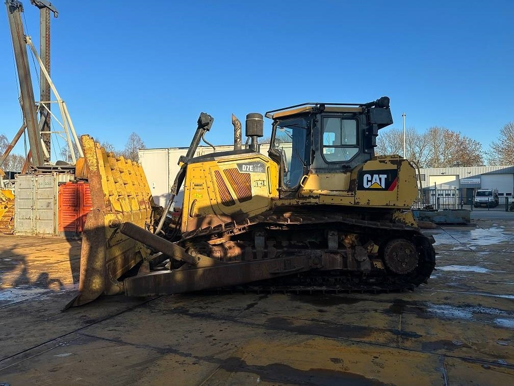 CAT D7E - Buldožer: slika 2 CAT D7E - Buldožer: slika 2