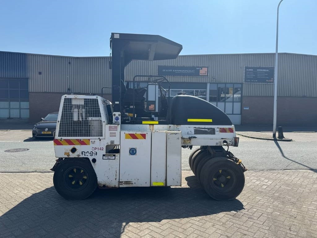 Pnevmatski valjar Dynapac CP 142: slika 6 Pnevmatski valjar Dynapac CP 142: slika 6