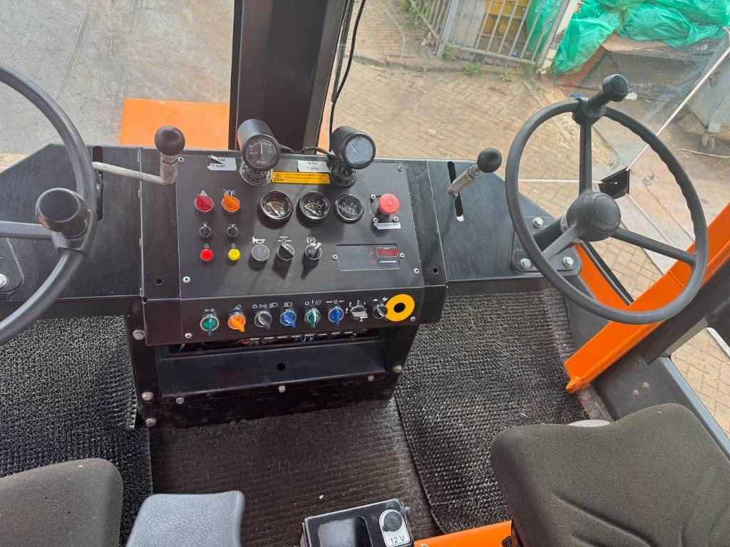 Cestni valjar Dynapac CS 142: slika 14
