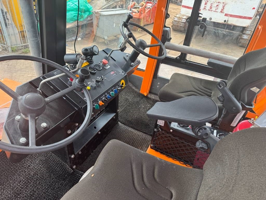 Cestni valjar Dynapac CS 142: slika 12