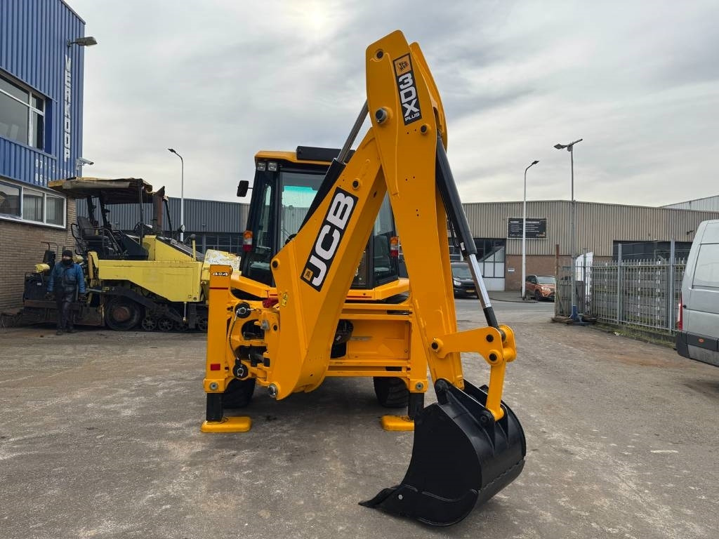 JCB 3CX 4X4 ( UNUSED ) - Bager nakladalec: slika 4 JCB 3CX 4X4 ( UNUSED ) - Bager nakladalec: slika 4