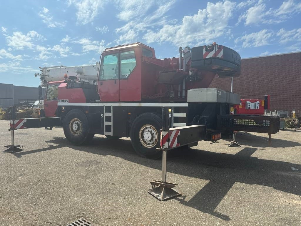Liebherr LTM 1030-2.1 ( WITH JIB ) - Avtodvigalo za vse namene: slika 3 Liebherr LTM 1030-2.1 ( WITH JIB ) - Avtodvigalo za vse namene: slika 3