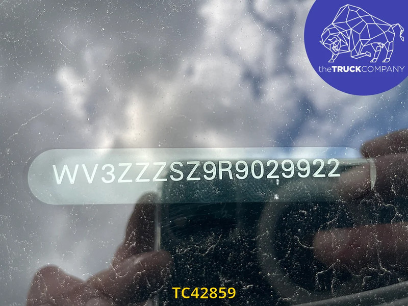 Volkswagen Crafter 2.0 TDI BOX + LIFT - Dostavno vozilo z zabojnikom: slika 3 Volkswagen Crafter 2.0 TDI BOX + LIFT - Dostavno vozilo z zabojnikom: slika 3