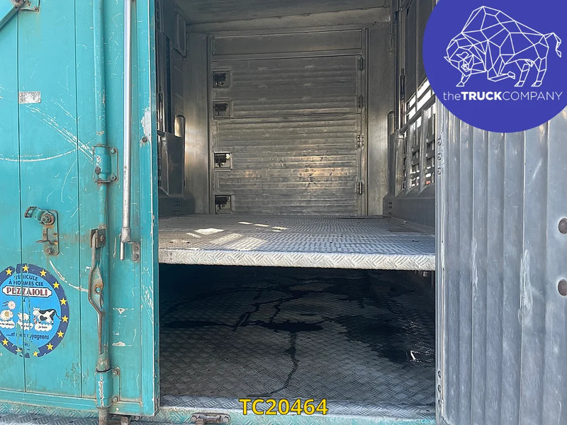 Volvo FH 480 - Tovornjak za prevoz živine: slika 4 Volvo FH 480 - Tovornjak za prevoz živine: slika 4