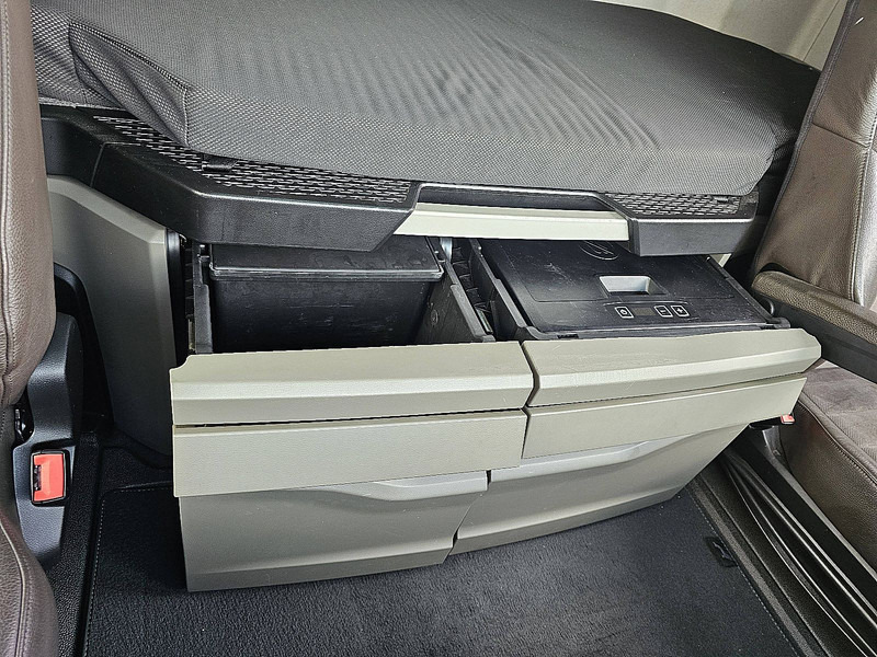 MAN 26.510 TGX GX 6X2 INTARDER lizing MAN 26.510 TGX GX 6X2 INTARDER: slika 11 MAN 26.510 TGX GX 6X2 INTARDER lizing MAN 26.510 TGX GX 6X2 INTARDER: slika 11