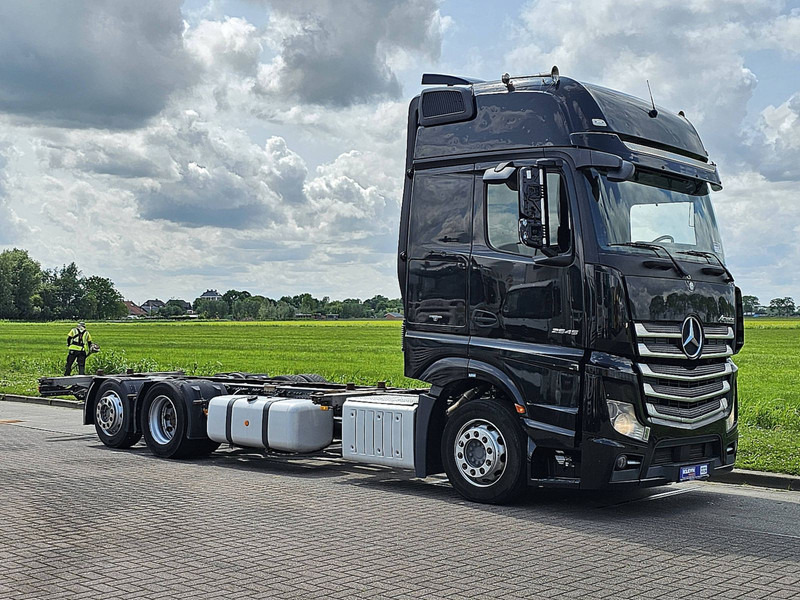 Mercedes-Benz ACTROS 2540 GIGASPACE 6X2 - Kontejnerski tovornjak/ Tovornjak z zamenljivim tovoriščem: slika 5 Mercedes-Benz ACTROS 2540 GIGASPACE 6X2 - Kontejnerski tovornjak/ Tovornjak z zamenljivim tovoriščem: slika 5