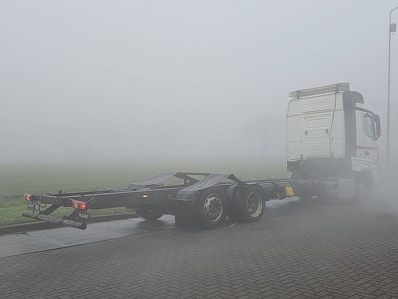 Mercedes-Benz ACTROS 2540 - Tovornjak-šasija: slika 3 Mercedes-Benz ACTROS 2540 - Tovornjak-šasija: slika 3