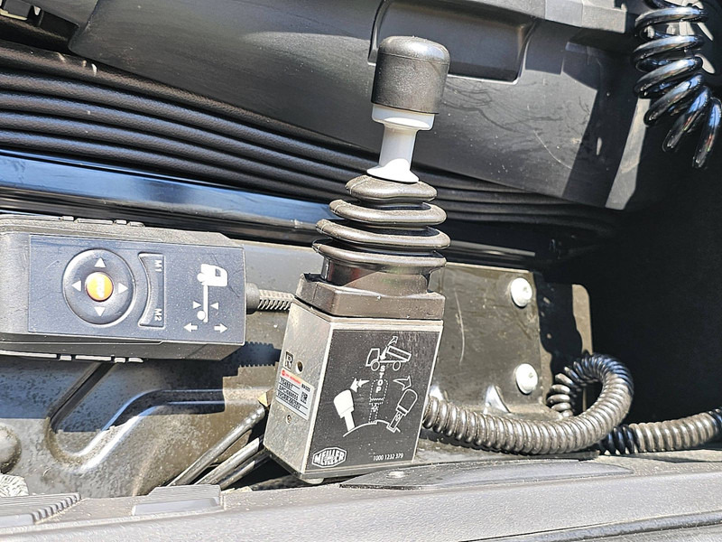 Mercedes-Benz ACTROS 1846 4X4 HAD PTO+HYDR. lizing Mercedes-Benz ACTROS 1846 4X4 HAD PTO+HYDR.: slika 17