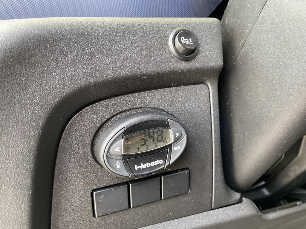 Iveco Daily 65C21 3,6m P+P+LBW Klima Automat. Webasto - Dostavno vozilo s ponjavo: slika 4 Iveco Daily 65C21 3,6m P+P+LBW Klima Automat. Webasto - Dostavno vozilo s ponjavo: slika 4