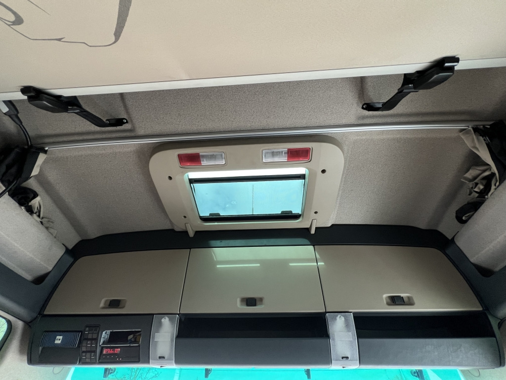 MAN TGX 26.470 XXL Standklima Intarder Liftachse AHK - Tovornjak-šasija: slika 3 MAN TGX 26.470 XXL Standklima Intarder Liftachse AHK - Tovornjak-šasija: slika 3