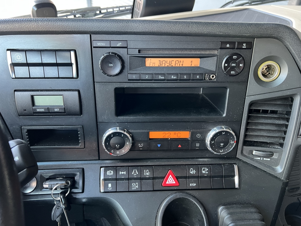 Mercedes-Benz Actros 1840 MEGA Jumbo Klima Reatarder ACC-Tempo - Tovornjak s ponjavo: slika 3 Mercedes-Benz Actros 1840 MEGA Jumbo Klima Reatarder ACC-Tempo - Tovornjak s ponjavo: slika 3