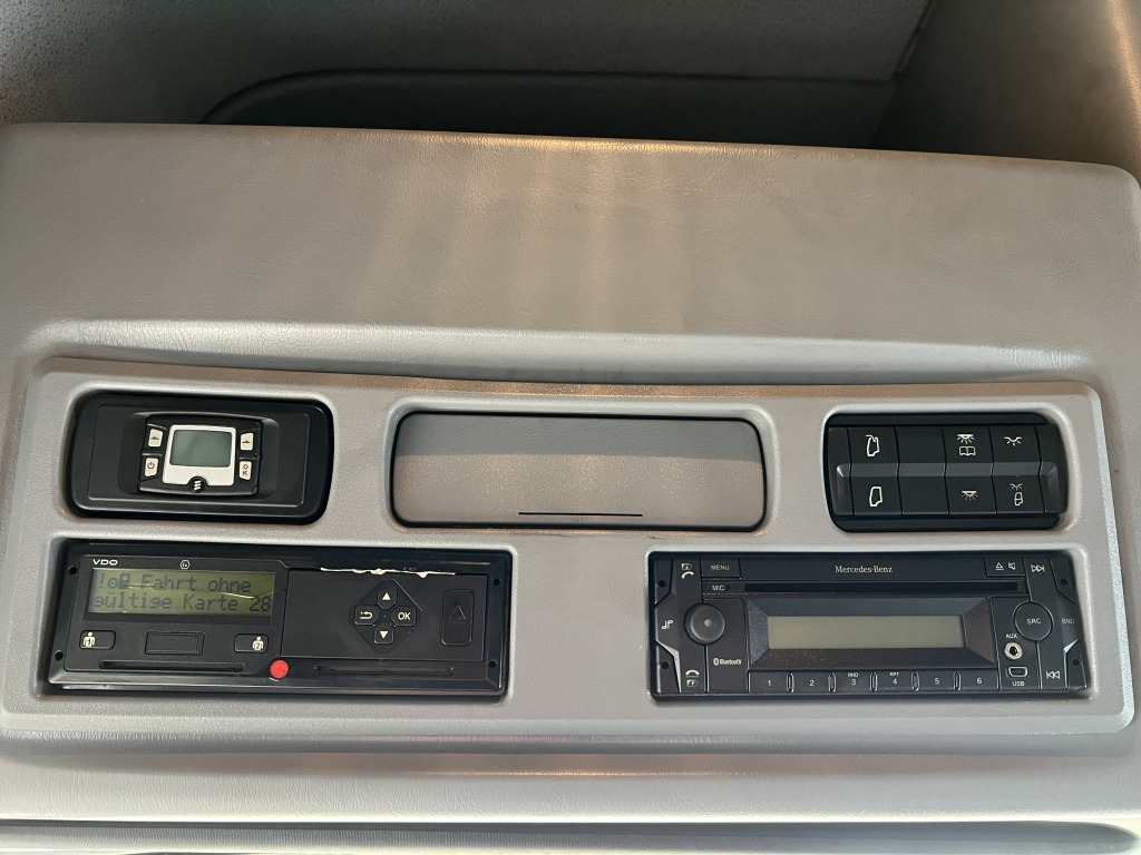 Mercedes-Benz Atego 1230 Klima ACC Schlafkabine 7,2m P+P LBW - Tovornjak s ponjavo: slika 3 Mercedes-Benz Atego 1230 Klima ACC Schlafkabine 7,2m P+P LBW - Tovornjak s ponjavo: slika 3