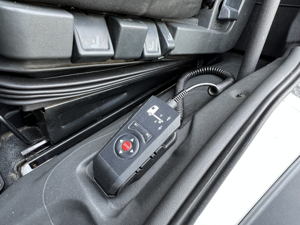 Mercedes-Benz Atego 818 Klima AHK 6,05m Koffer LBW Tempomat - Dostavno vozilo z zabojnikom: slika 3 Mercedes-Benz Atego 818 Klima AHK 6,05m Koffer LBW Tempomat - Dostavno vozilo z zabojnikom: slika 3