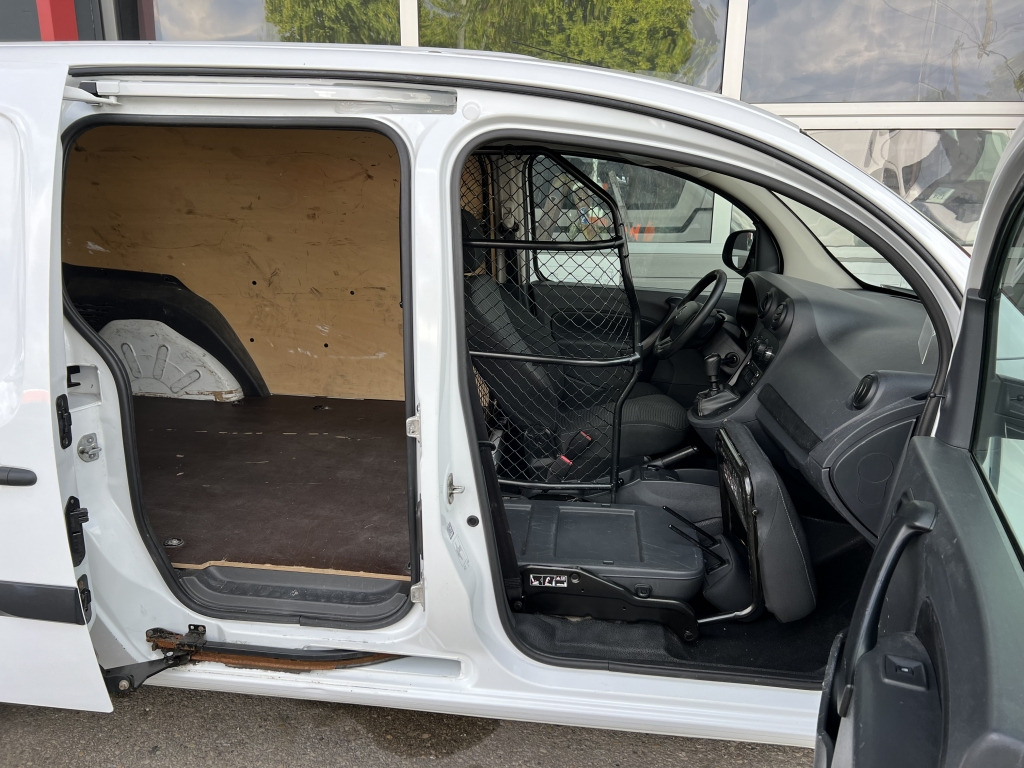 Mercedes-Benz Citan 111 CDI extralang Scheckheftgepflegt PDC - Mali kombi: slika 3 Mercedes-Benz Citan 111 CDI extralang Scheckheftgepflegt PDC - Mali kombi: slika 3