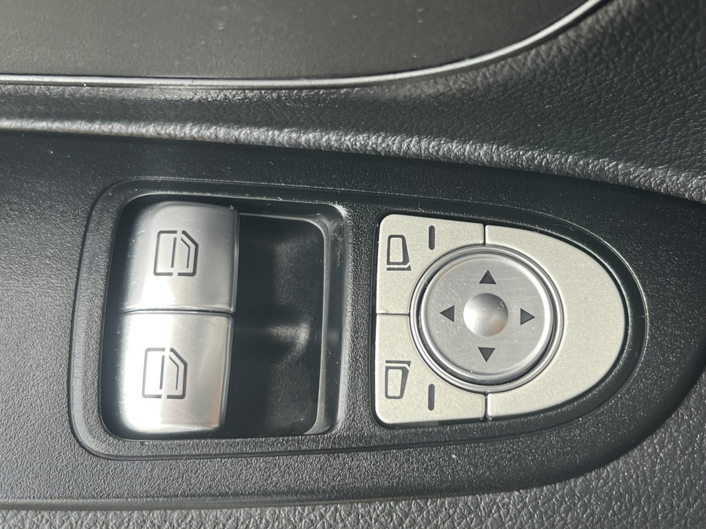 Mercedes-Benz Vito 110 CDI Lang Klima 3-Sitzer Heckflügeltüren - Mali kombi: slika 3 Mercedes-Benz Vito 110 CDI Lang Klima 3-Sitzer Heckflügeltüren - Mali kombi: slika 3