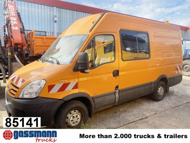 Iveco Daily 35S12 2,3 HPI 4x2, 8 Sitzplätze - Dostavno vozilo z dvojno kabino: slika 1 Iveco Daily 35S12 2,3 HPI 4x2, 8 Sitzplätze - Dostavno vozilo z dvojno kabino: slika 1