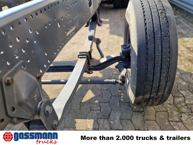 Iveco Trakker AD260T45 6x4, BRANDSCHADEN FAHRERHAUS! - Tovornjak-šasija: slika 4 Iveco Trakker AD260T45 6x4, BRANDSCHADEN FAHRERHAUS! - Tovornjak-šasija: slika 4