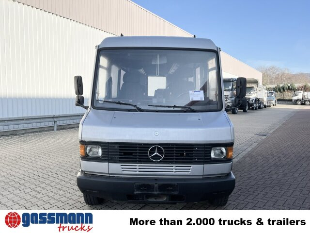 Minibus, Potniški kombi Mercedes-Benz 711 D-KA 4x2, Standklima, 11-Sitze, 2 x on stock: slika 9 Minibus, Potniški kombi Mercedes-Benz 711 D-KA 4x2, Standklima, 11-Sitze, 2 x on stock: slika 9