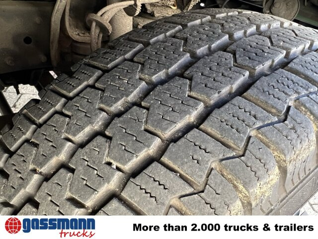 Mercedes-Benz 711 D-KA 4x2, Standklima, 11-Sitze, 2 x on stock - Minibus, Potniški kombi: slika 2 Mercedes-Benz 711 D-KA 4x2, Standklima, 11-Sitze, 2 x on stock - Minibus, Potniški kombi: slika 2