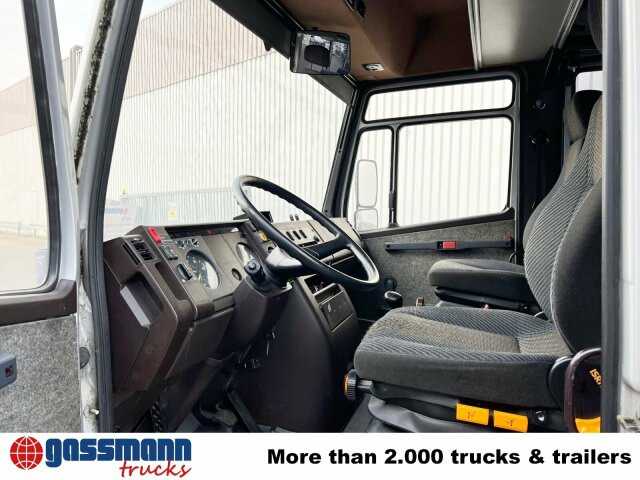 Mercedes-Benz 711 D-KA 4x2, Standklima, 11-Sitze, 2 x on stock - Tovornjak zabojnik: slika 3 Mercedes-Benz 711 D-KA 4x2, Standklima, 11-Sitze, 2 x on stock - Tovornjak zabojnik: slika 3