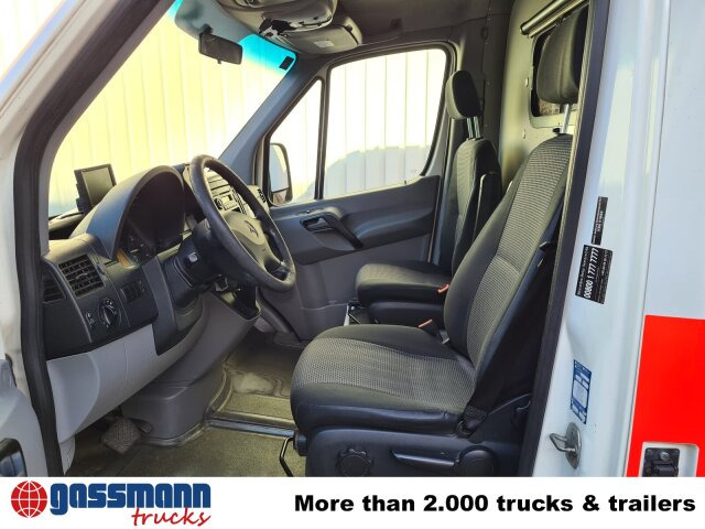 Mercedes-Benz Sprinter 316 KA 4x2, Rettungswagen - Furgon: slika 5 Mercedes-Benz Sprinter 316 KA 4x2, Rettungswagen - Furgon: slika 5