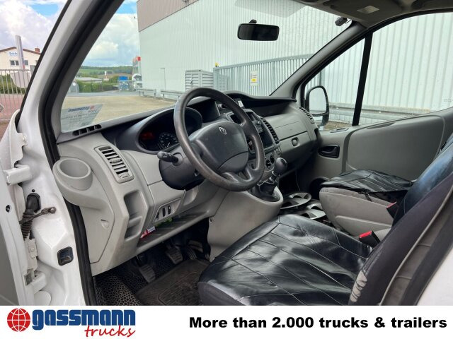 Renault Trafik 2.0 dCi115 4x2, Krankentransporter - Reševalno vozilo: slika 5 Renault Trafik 2.0 dCi115 4x2, Krankentransporter - Reševalno vozilo: slika 5