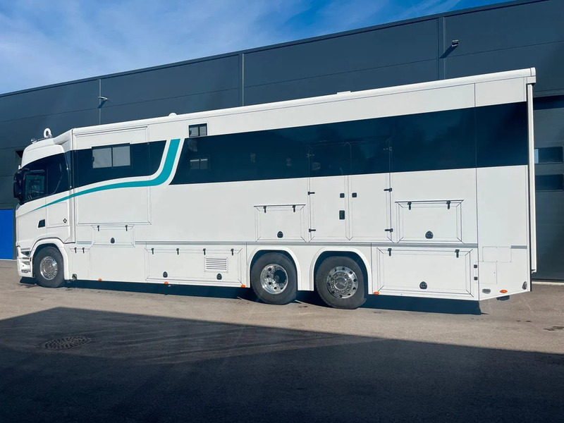Scania S590 V8 6x2 Camper / Motorhome - New 2025 - Garage - Slide out - - Avtodom: slika 5 Scania S590 V8 6x2 Camper / Motorhome - New 2025 - Garage - Slide out - - Avtodom: slika 5
