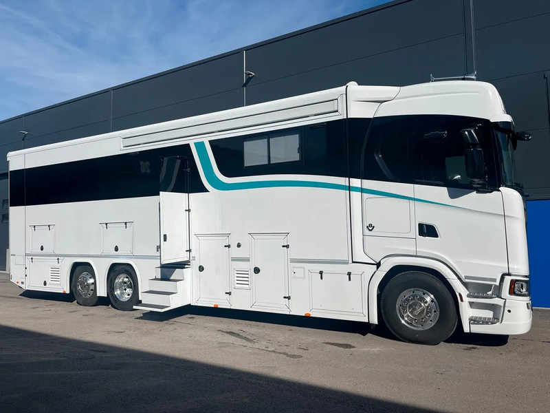 Scania S590 V8 6x2 Camper / Motorhome - New 2025 - Garage - Slide out - - Avtodom: slika 3 Scania S590 V8 6x2 Camper / Motorhome - New 2025 - Garage - Slide out - - Avtodom: slika 3