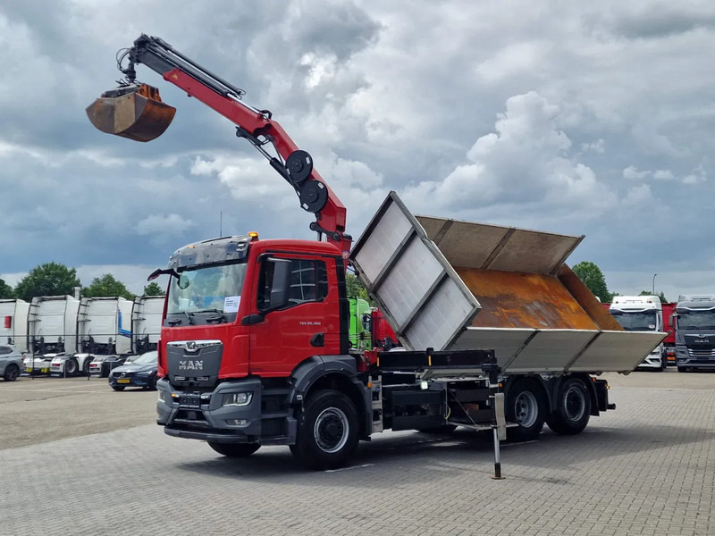 MAN TGS 26.360 6x4 Hydrodrive / Crane HMF1920K-RCS / 3 way tipper HMF / Low KM 110.700! - Tovornjak z dvigalom: slika 3 MAN TGS 26.360 6x4 Hydrodrive / Crane HMF1920K-RCS / 3 way tipper HMF / Low KM 110.700! - Tovornjak z dvigalom: slika 3