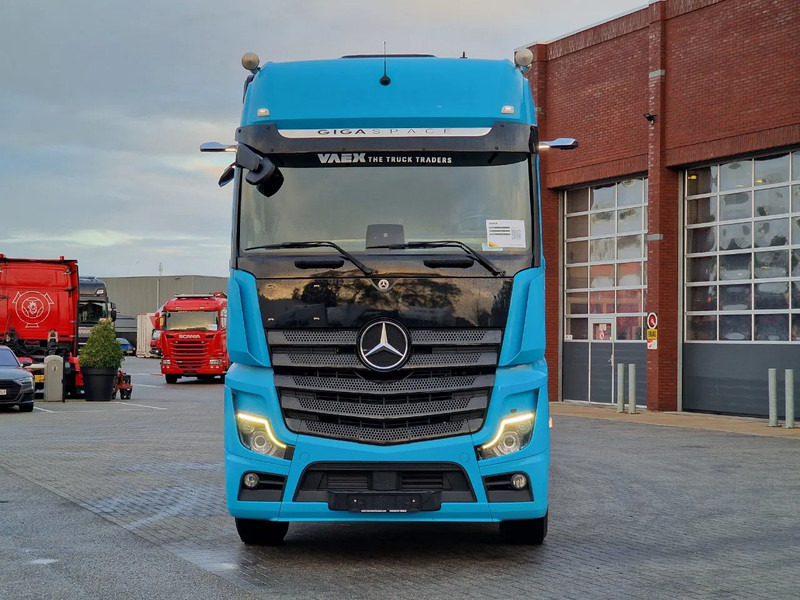 Mercedes-Benz Actros 2553 6x2 - BDF - Retarder - 4.90 WB - Full air + Fliegl trailer 2017 - Kontejnerski tovornjak/ Tovornjak z zamenljivim tovoriščem: slika 2 Mercedes-Benz Actros 2553 6x2 - BDF - Retarder - 4.90 WB - Full air + Fliegl trailer 2017 - Kontejnerski tovornjak/ Tovornjak z zamenljivim tovoriščem: slika 2