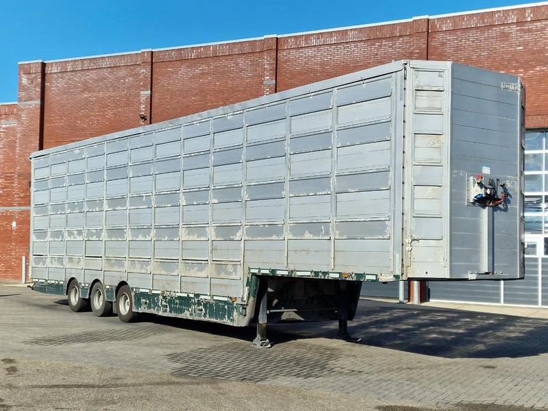 Pezzaioli 5 deck livestock trailer - Water & Ventilation - Loadlift - Folding floors - BPW Axle - 155M3 - Polprikolica za prevoz živine: slika 2 Pezzaioli 5 deck livestock trailer - Water & Ventilation - Loadlift - Folding floors - BPW Axle - 155M3 - Polprikolica za prevoz živine: slika 2