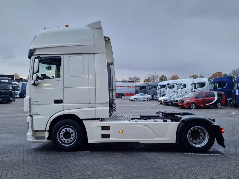 DAF XF 460 SuperSpaceCab 4x2 - Full air - Night Clima - TV -Microwave - Full spoiler - Navi - Vlačilec: slika 4 DAF XF 460 SuperSpaceCab 4x2 - Full air - Night Clima - TV -Microwave - Full spoiler - Navi - Vlačilec: slika 4