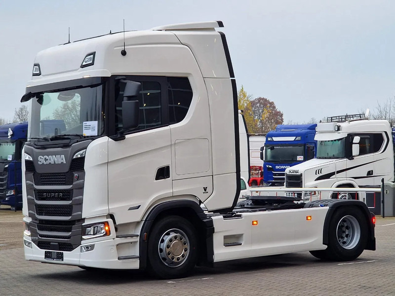 Scania 500S NGS Highline 4x2 - NEW - Retarder - Full air - New dashboard - Led - Full spoiler - 2x tank - Vlačilec: slika 3 Scania 500S NGS Highline 4x2 - NEW - Retarder - Full air - New dashboard - Led - Full spoiler - 2x tank - Vlačilec: slika 3