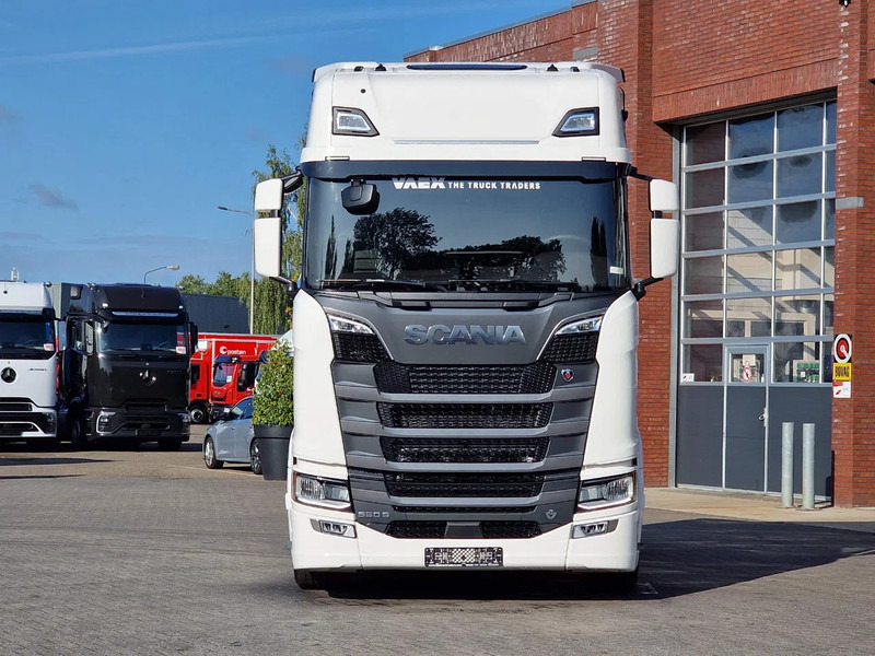 Scania 590S V8 NGS Highline 4x2 - New - Facelift - Full spec - Retarder - Leather - Full air - Vlačilec: slika 2 Scania 590S V8 NGS Highline 4x2 - New - Facelift - Full spec - Retarder - Leather - Full air - Vlačilec: slika 2