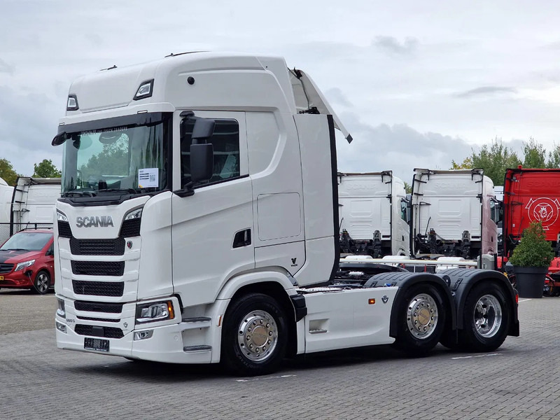 Scania 660S V8 NGS Highline 6x2/4 - New - Full spec - Retarder - Night clima - Leather - Led - Alcoa - Vlačilec: slika 3 Scania 660S V8 NGS Highline 6x2/4 - New - Full spec - Retarder - Night clima - Leather - Led - Alcoa - Vlačilec: slika 3