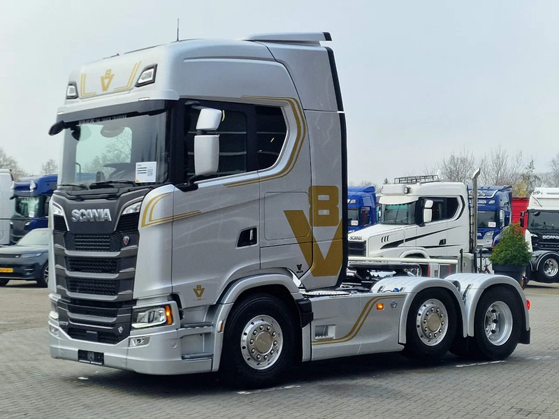 Scania 660S V8 NGS Highline 6x2/4 - New - Full spec - Retarder - Night clima - Led - Leather - Navi - Vlačilec: slika 3 Scania 660S V8 NGS Highline 6x2/4 - New - Full spec - Retarder - Night clima - Led - Leather - Navi - Vlačilec: slika 3