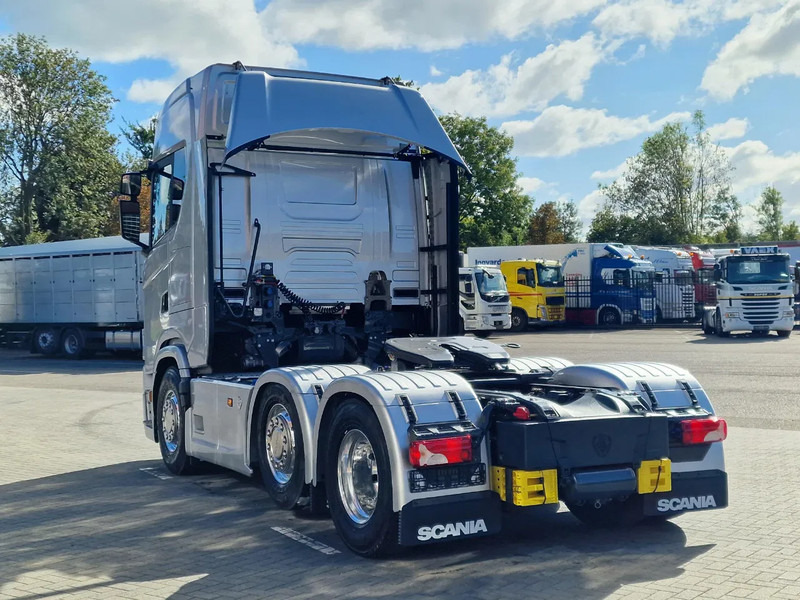 Scania 660S V8 NGS Highline 6x2/4 - New - Full spec - Retarder - Night clima - Led - Leather - Navi - Vlačilec: slika 5 Scania 660S V8 NGS Highline 6x2/4 - New - Full spec - Retarder - Night clima - Led - Leather - Navi - Vlačilec: slika 5