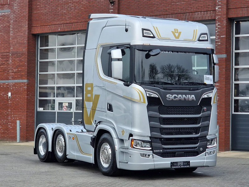 Scania 660S V8 NGS Highline 6x2/4 - New - Full spec - Retarder - Night clima - Led - Leather - Navi - Vlačilec: slika 1 Scania 660S V8 NGS Highline 6x2/4 - New - Full spec - Retarder - Night clima - Led - Leather - Navi - Vlačilec: slika 1