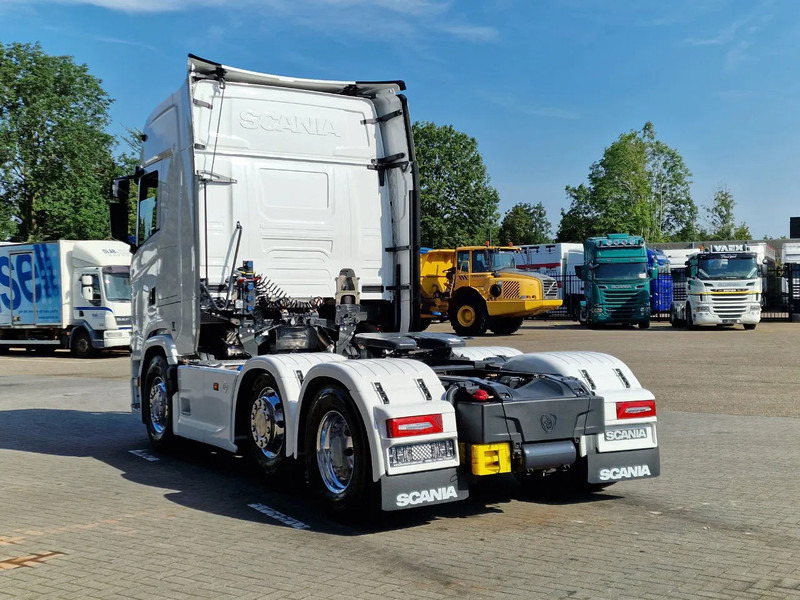 Scania 660S V8 NGS Highline 6x2/4 - New - Old dashboard - Full spec - Retarder - Night clima - Led - Leather - Navi - Vlačilec: slika 5 Scania 660S V8 NGS Highline 6x2/4 - New - Old dashboard - Full spec - Retarder - Night clima - Led - Leather - Navi - Vlačilec: slika 5