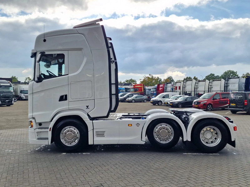Scania 770S V8 NGS Highline 6x2/4 - New - Old dashboard - Full spec - Retarder - Night clima - Led - Leather - Navi - Vlačilec: slika 4 Scania 770S V8 NGS Highline 6x2/4 - New - Old dashboard - Full spec - Retarder - Night clima - Led - Leather - Navi - Vlačilec: slika 4