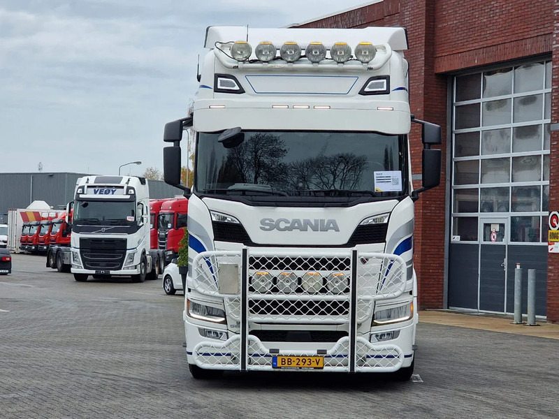 Scania R560 Highline 6x2 - BUFFL - Retarder - Full air - 3.15 WB - Leather - Vlačilec: slika 2 Scania R560 Highline 6x2 - BUFFL - Retarder - Full air - 3.15 WB - Leather - Vlačilec: slika 2