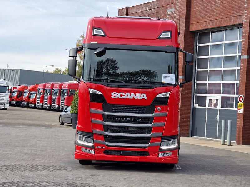 Scania S460 Highline 4x2 - Lowdeck - New - Retarder - Night clima - 2x tank - Led - Full spoiler - Vlačilec: slika 2 Scania S460 Highline 4x2 - Lowdeck - New - Retarder - Night clima - 2x tank - Led - Full spoiler - Vlačilec: slika 2