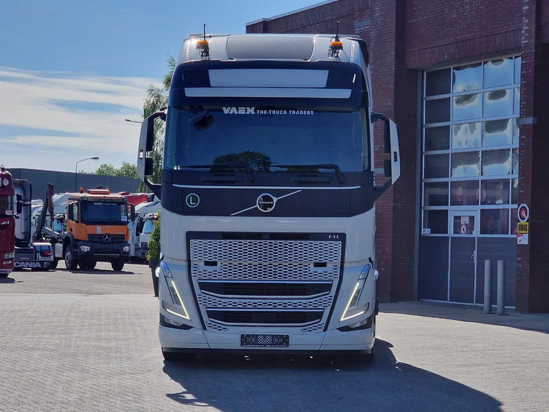 Volvo FH 13.500 Globetrotter XL 4x2 - NEW - Full spec - I parkcool - Full air - - Vlačilec: slika 2 Volvo FH 13.500 Globetrotter XL 4x2 - NEW - Full spec - I parkcool - Full air - - Vlačilec: slika 2