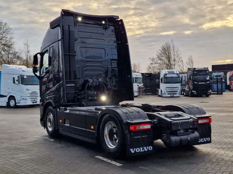 Volvo FH 13.500 Globetrotter XL 4x2 - NEW - Full spec - I parkcool - Full air - - Vlačilec: slika 4 Volvo FH 13.500 Globetrotter XL 4x2 - NEW - Full spec - I parkcool - Full air - - Vlačilec: slika 4