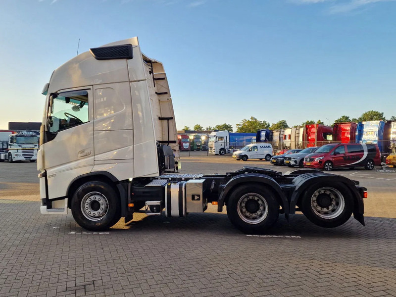 Volvo FH 13.500 Globetrotter XL 6x2 - Full air - 3.20 WB - MA VIN - Low KM - Leather - Vlačilec: slika 4 Volvo FH 13.500 Globetrotter XL 6x2 - Full air - 3.20 WB - MA VIN - Low KM - Leather - Vlačilec: slika 4