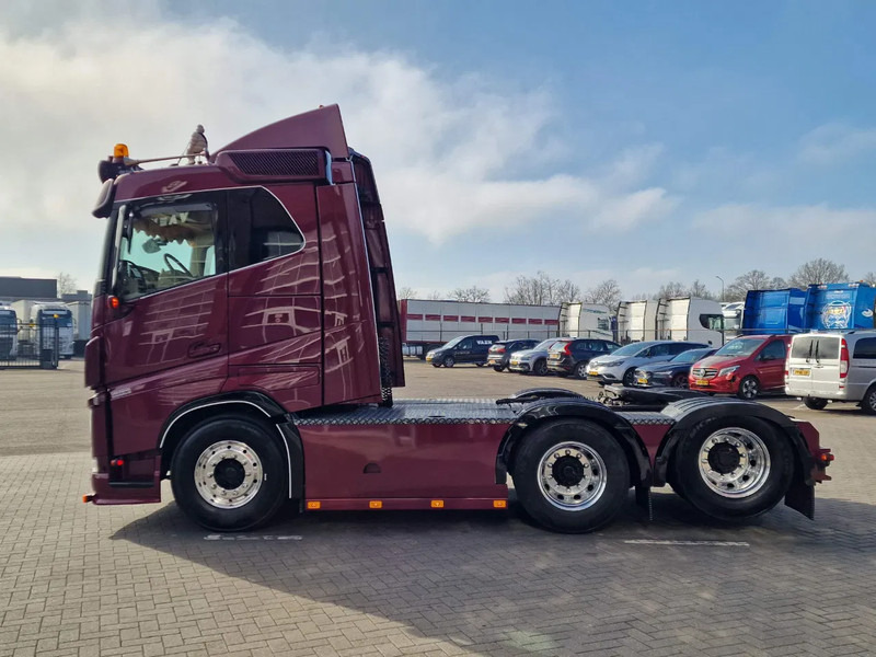 Volvo FH 13.540 Lowroof 6x2 - Show truck - Custom interior - Full air suspension - I parkcool - VEB+ - Vlačilec: slika 4 Volvo FH 13.540 Lowroof 6x2 - Show truck - Custom interior - Full air suspension - I parkcool - VEB+ - Vlačilec: slika 4